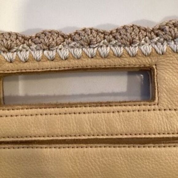 The Sak Linden 3-in-1 - Clutch, Shoulder or Convertible Leather Crossbody Bag - Picture 4 of 14